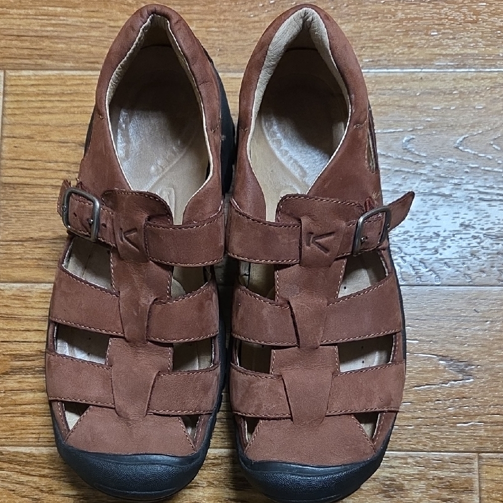 Keen Size 9 Ladies